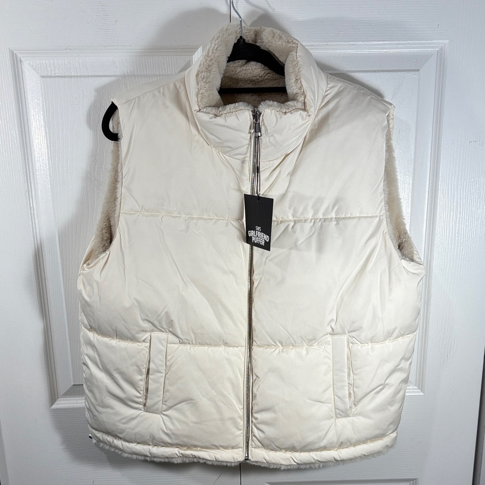 BNWT Women's reversible Cream Puffer Vest